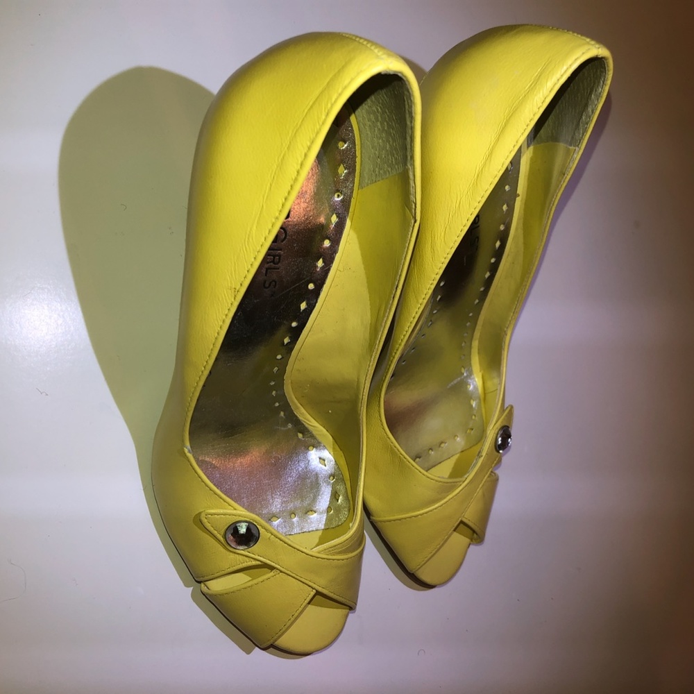 Open Toe Pump - Picture 2 of 4